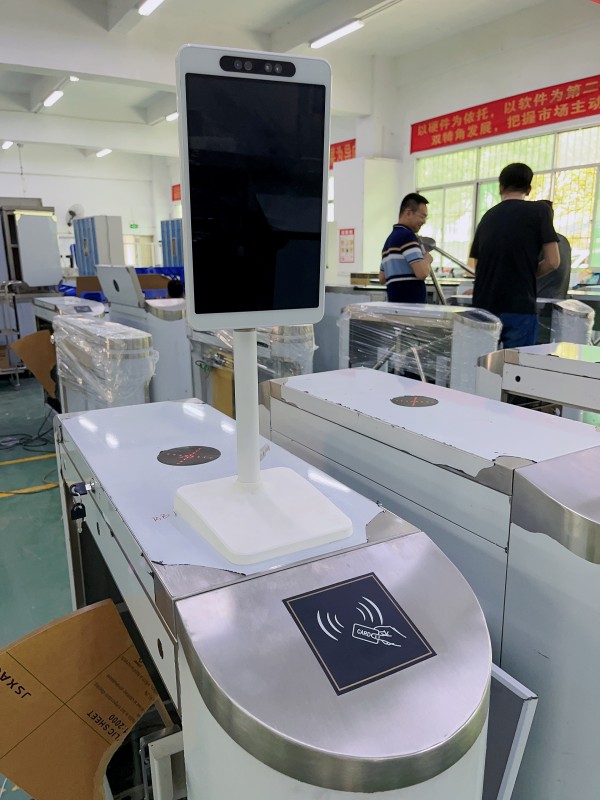 平頂山某政府機關人臉通道閘（zhá）生產中